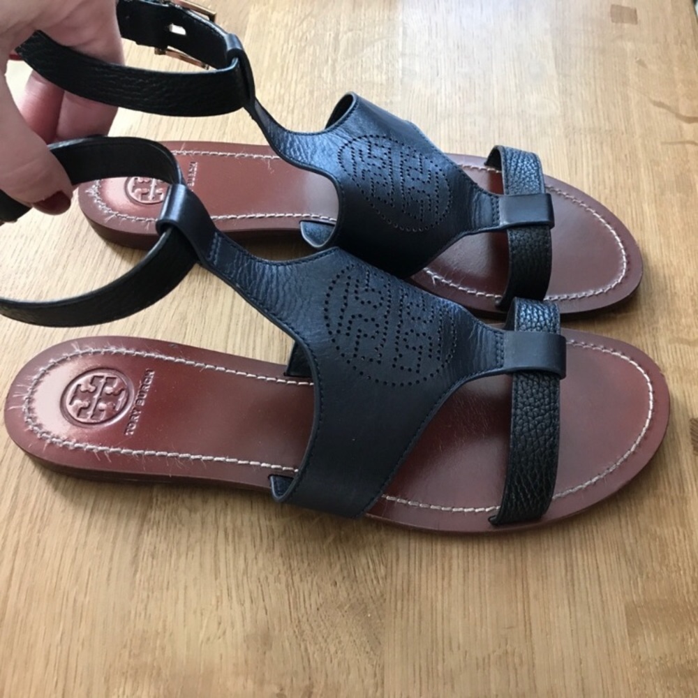 Adorable Tory Burch Leather Ankle Strap Sandals